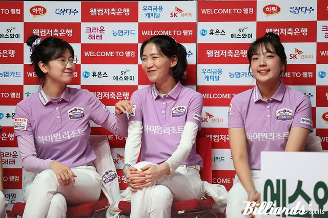 이날 승리에 기여한 여자 선수들. 왼쪽부터 이미래, 김다희, 전지우. '신입' 김다희는 6세트에서 스롱 피아비를 꺾고 PBA 팀리그 첫 승리를 거뒀다.&nbsp;