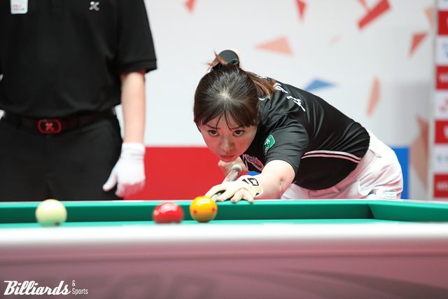 2세트에서 뱅크 샷으로 승부를 가른 하나카드의 사카이 아야코(일본).&nbsp;&nbsp;사진=고양/이용휘 기자