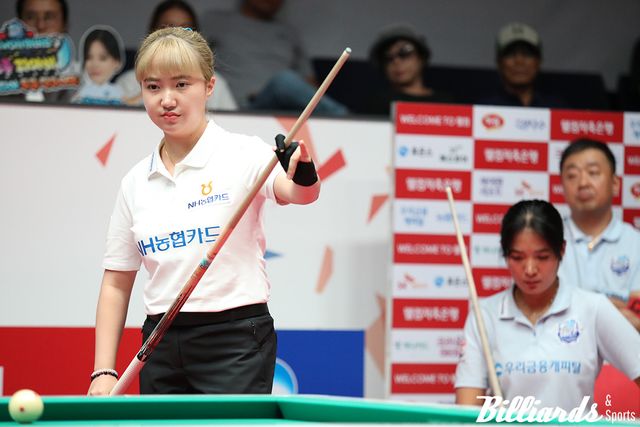 2세트에서 황민지는 스롱-서한솔을 상대로 정수빈과 함께 9:8의 역전승을 거뒀다.