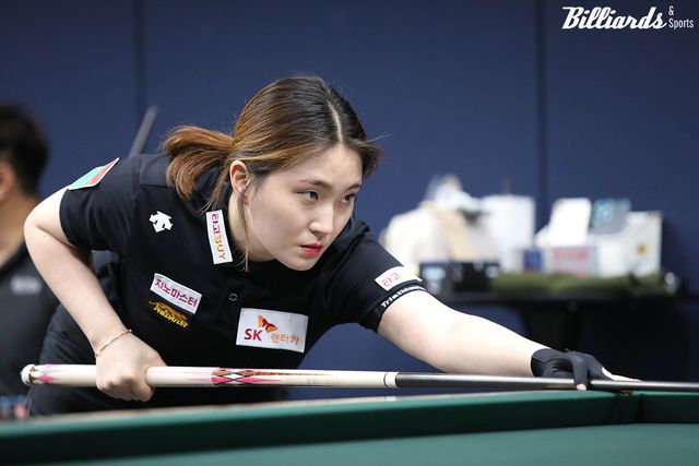 강지은은 16강전에서 정수빈(NH농협카드)을 세트스코어 3-2로 어렵게 누르고 8강에 진출했다.