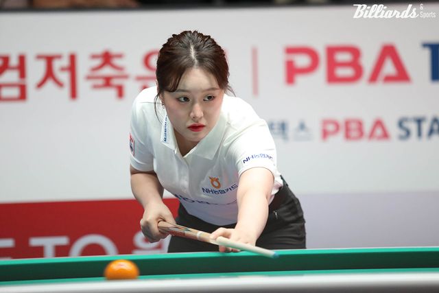 6세트 여자단식에서 김다희와 대결하는 NH농협카드 김보미.