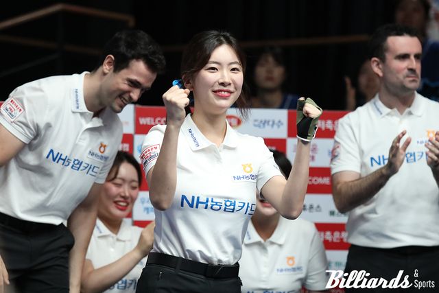 NH농협카드가 하이원리조트의 6연승을 막았다. 특히 사진의 정수빈(NH농협카드)은 조재호와 4세트에 출전해 '불패'를 기록하고 있는 하이원리조트의 이충복-전지우를 꺾고 승리에 기여했다. 사진=고양/이용휘 기자