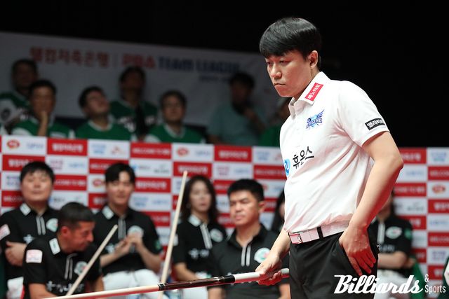 휴온스의 주장 최성원은 1세트와 3세트에 출전해 두 세트를 따내며 활약했지만, 팀의 패배를 막지 못했다.