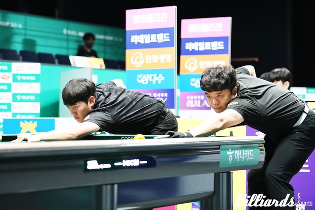 김준태와 노종현이 32강 대결을 위해 뱅킹을 하고 있다.