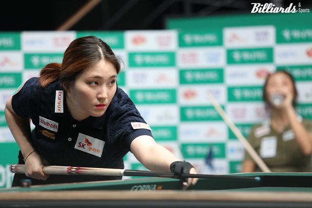 강지은은 앞서가는 김가영을 끝까지 추격했으나 아쉽게 역전에 실패했다.