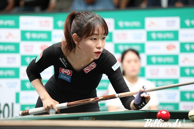 김보라는 최지민을 꺾고 첫 결승에 진출해 스롱 피아비와 최종 승부를 가린다.