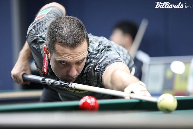 하나카드 챔피언십 초대 챔피언 하비에르 팔라손(휴온스)은 16강에서 마르티네스와 8강 진출을 다툰다.&nbsp;