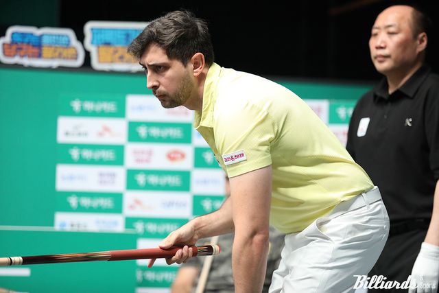 마르티네스는 세트마다 시원하게 연속득점을 올리며 이상대를 압도했다.