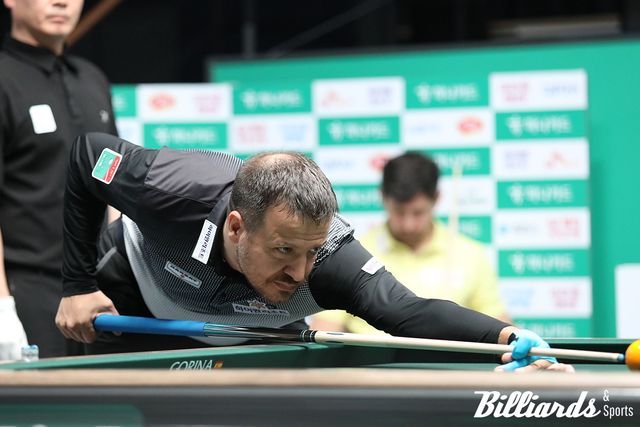 마르티네스와 준결승전에서 대결 중인 륏피 체네트. 체네트는 끈질긴 추격전을 벌이며 마르티네스를 괴롭혔지만, 아쉽게 세트스코어 2-4로 패하고 말았다.