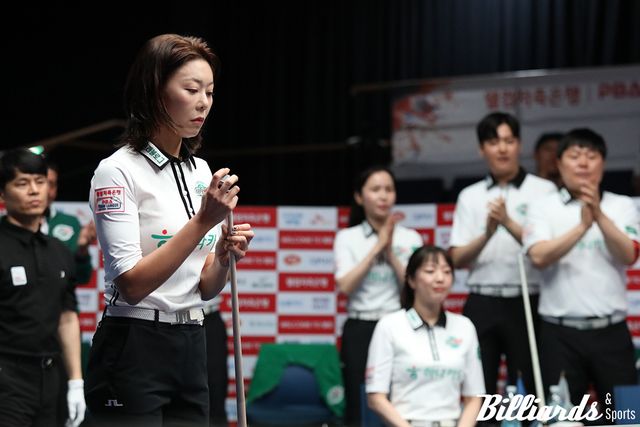 오래 기른 머리를 자르고 3경기 하이원리조트전에 출전한 김가영.