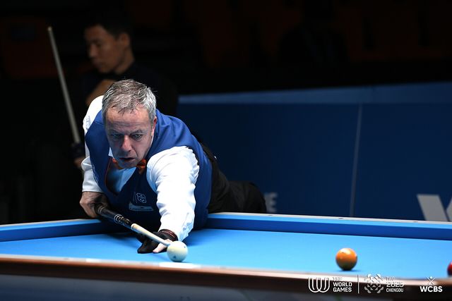 '디펜딩 챔피언'이자 통산 3승을 노린 딕 야스퍼스는 예선전에서 2패를 당하고 예선에서 탈락했다.