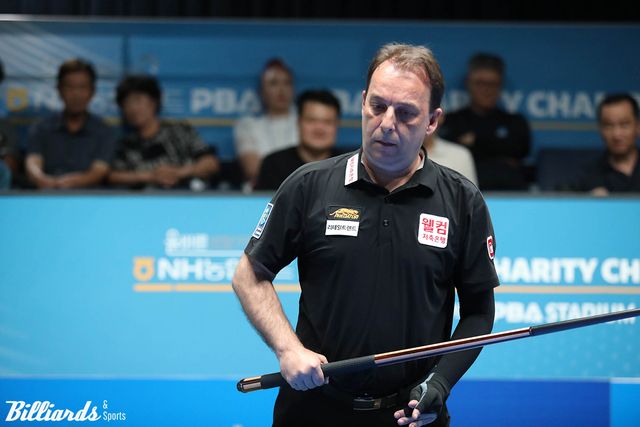 산체스는 세트스코어 2-2에서 5세트를 14:5로 앞섰으나 14:15로 역전패를 당해 적신호가 켜졌다.