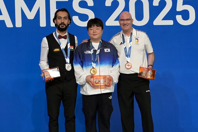 왼쪽부터 은메달을 차지한 사미흐 시덤, 금메달 조명우, 동메달 마틴 호른. 사진=WCBS