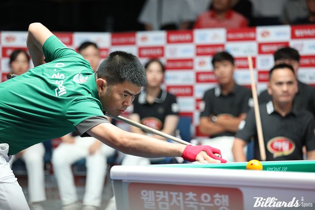 1세트 남자복식과 3세트 남자단식 두 경기를 승리한 응우옌꾸옥응우옌(하나카드).