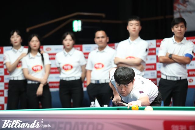 3세트 승리로 한 세트를 만회한 하림의 주장 김준태.