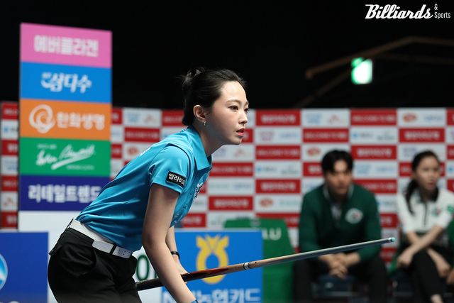 마지막 세트포인트 공격을 시도하는 차유람.