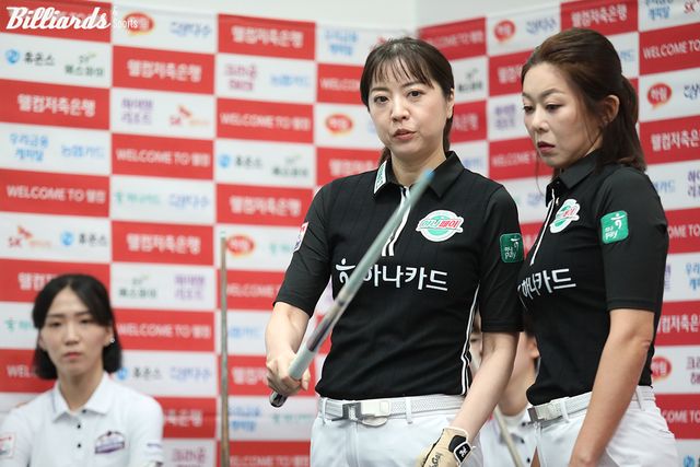 하나카드는 2세트 여자복식까지 승리하며 세트스코어 2-0으로 앞서다가 3-2로 역전을 허용했다.&nbsp;