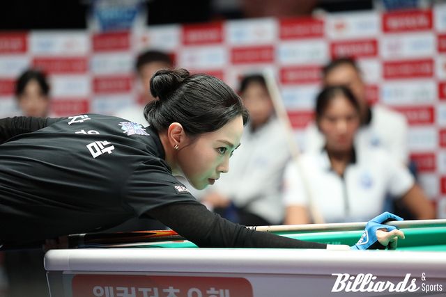 6세트에 나서 스롱 피아비와 대결한 차유람.