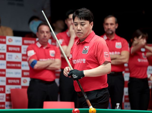 '7세트 해결사' 김종원은 1점 차 역전승을 거두고 팀에 짜릿한 승리를 안겼다.