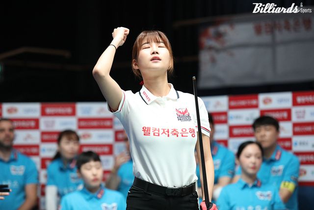 2세트 여자복식에서 하이런 8점타로 오랜만에 활약한 용현지(웰컴저축은행).