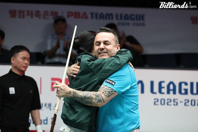 휴온스가 웰컴저축은행에 957일 만에 승리를 거두며 11경기 연속 패배에서 탈출했다. 로빈슨 모랄레스(휴온스)는 이날 7세트에 끝내기 10점타로 승부를 마무리했다.&nbsp; 사진=고양/이용휘 기자