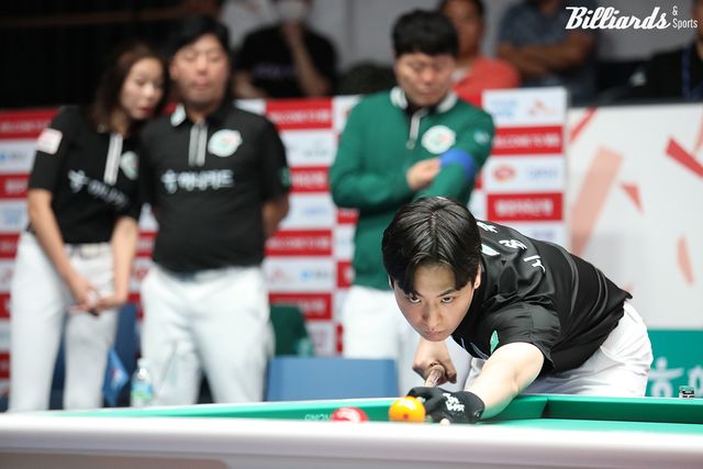 하나카드가 신정주의 하이런 14점타와 혼합복식 김병호-김진아의 하이런 8점 등 장타에 힘입어 크라운해태를 4-2로 누르며 승리했다.&nbsp; 사진=고양/이용휘 기자