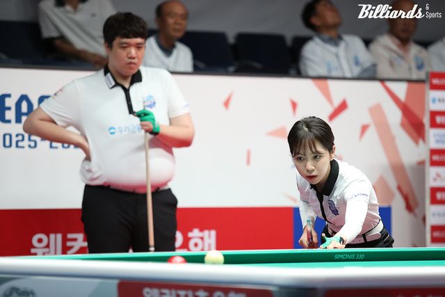 4세트 혼합복식에서 퍼펙트큐 성공 직전에 아깝게 실패한 우리금융캐피탈 선지훈-김민영.