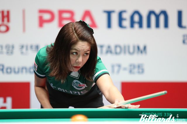 2세트와 6세트 승리를 거둔 김가영(하나카드)