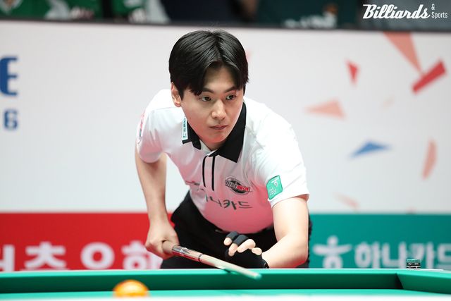 신정주(하나카드)는 세트스코어 1-1에서 3세트 남자단식을 모리 유스케(에스와이)에게 승리했다.