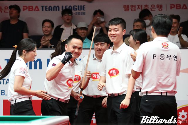 PBA 팀리그 2라운드에서 5연승을 기록한 하림. 7세트 승리를 이끈 쩐득민이 카메라를 향해 주먹을 불끈 쥐어 보이고 있다. 사진=고양/이용휘 기자