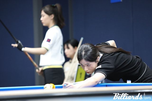 정예진과 PQ에서 대결한 박정현. 박정현의 뒤로 '하림 동료' 정보윤의 모습도 보인다.