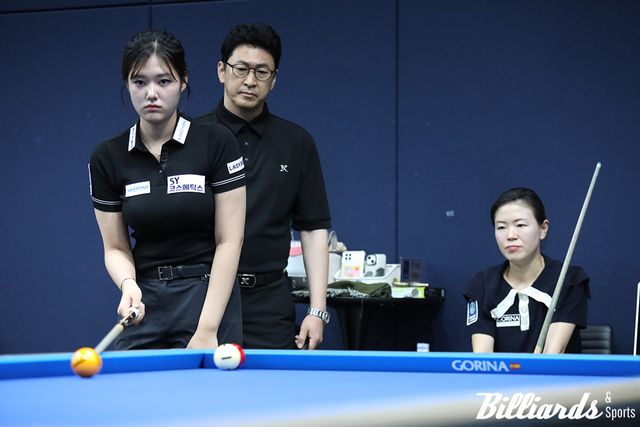 이지연1과 경기 중인 권발해.