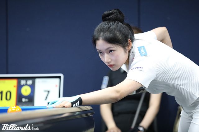 한지은(에스와이)은 최연주를 24:17(24이닝)로 누르고 32강에 진출했다.