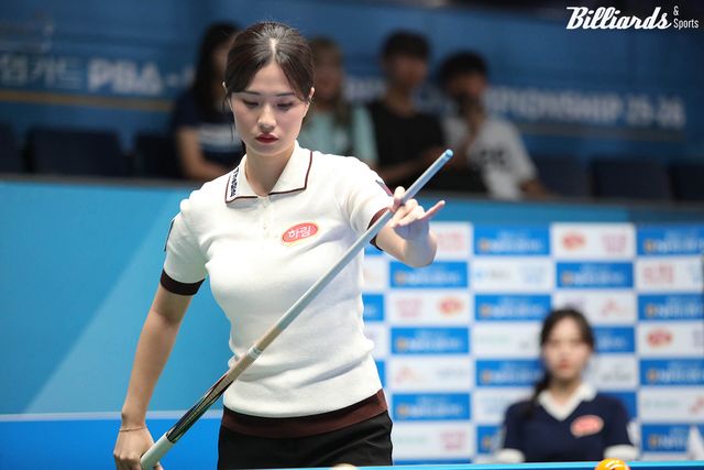 박정현은 2세트 후반부터 살아나 3세트 초구에는 하이런 9점타를 터트렸다.