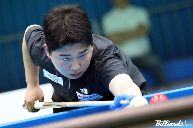 준결승에서 김행직과 대결하는 김민석(부산체육회).&nbsp;