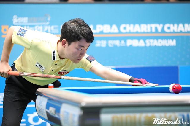 김영원은 세트스코어 1-1에서 3세트를 13:11로 앞섰으나 결정적인 순간에 뒤돌리기 대회전이 아슬아슬 빗나갔다.