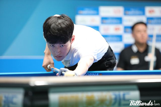 김홍민은 지난 시즌 1부 투어 데뷔전에서 최성원(휴온스)을 꺾은 데 이어 이번에는 조재호에게 승리하며 '챔피언 킬러'로 각인됐다.