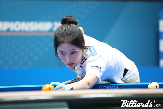 김세연을 꺾고 시즌 첫 8강 진출에 성공한 한지은.