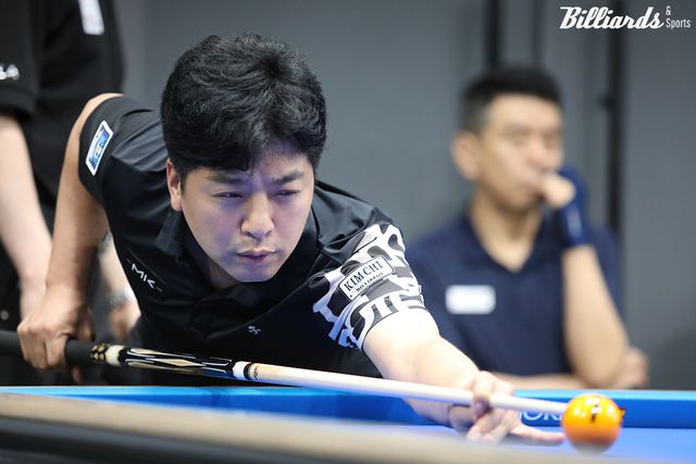 응우옌득아인찌엔과 32강에서 대결하는 황형범.