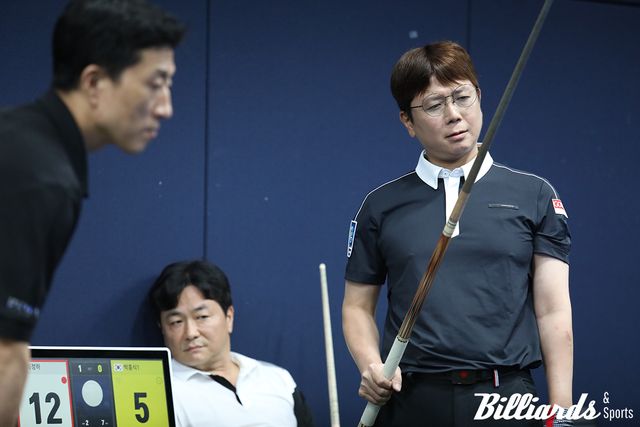 64강에서 박기호와 맞붙는 최정하는 박흥식1을 세트스코어 3-0으로 꺾고 64강에 올랐다.