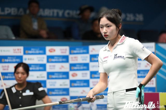 세트스코어 0-2로 밀린 한지은은 2-2로 맞서며 승부를 원점으로 돌렸다.