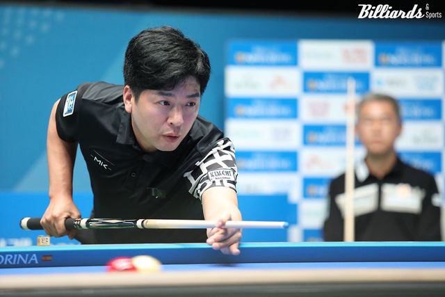 세트스코어 2-1에 4세트를 14:9로 앞서 있던 황형범은 8강행까지 매치포인트를 남겨두고 아쉽게 역전패를 당했다.