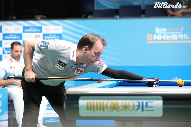 산체스는 2세트까지 승리를 거둬 2-0에서 두 세트를 내주고 2-2 동점을 허용했다.