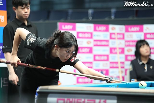 송민정은 PQ에서 서한솔을 꺾고 64강에 진출해 히가시우치 나쓰미(크라운해태)와 대결한다.