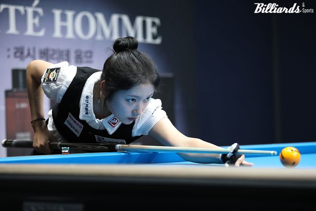 64강전에서 승리한 한지은(에스와이).