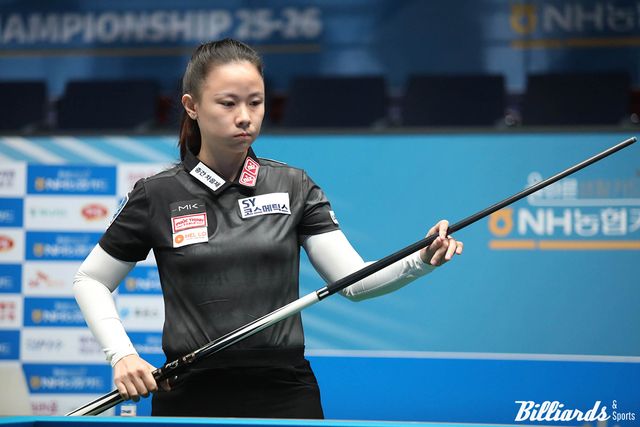 응우옌호앙옌니는 아마추어 승부와 프로 첫 대결에서 모두 스롱에게 패했고, 이번이 세 번째 도전이다.