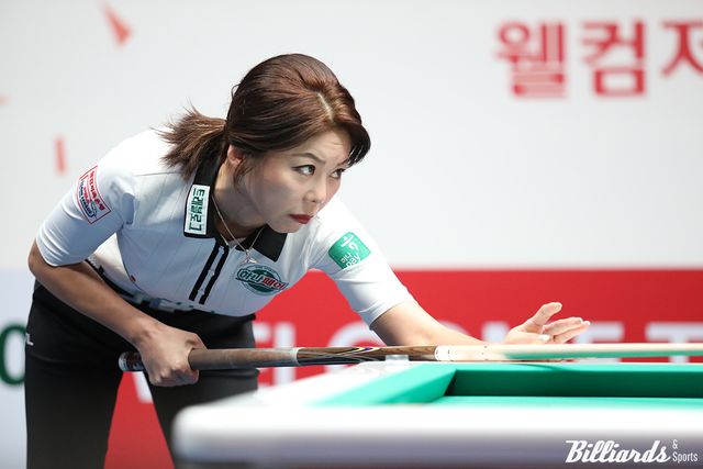 김가영(하나카드)이 한지은(에스와이)에게 2라운드의 뼈아픈 패배를 복수하며 3라운드 첫 경기를 승리로 이끌었다.&nbsp; 사진=고양/이용휘 기자