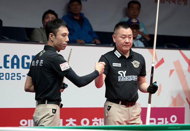에스와이의 최원준1-서현민은 3라운드 두 경기 모두 1세트를 승리했다.
