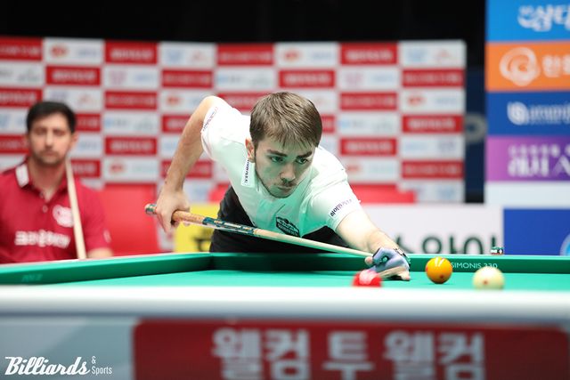 1세트 남자복식과 5세트 남자단식에서 2승을 거둔 하샤시.