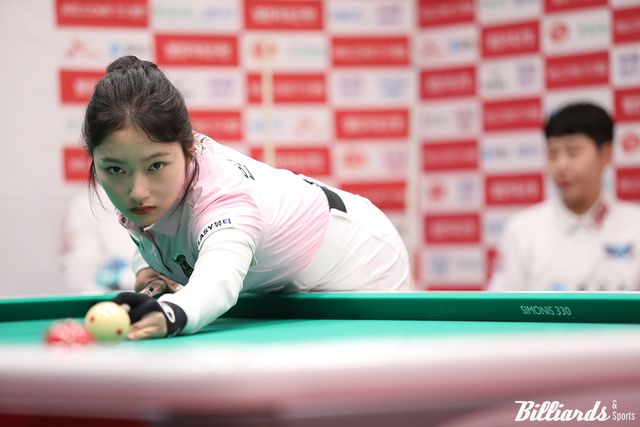 에스와이가 3라운드 3일 차 경기에서 휴온스에 4-3으로 승리하며 상위권 진입에 성공했다. 사진은 2세트와 6세트에서 승리한 한지은. 사진=고양/이용휘 기자